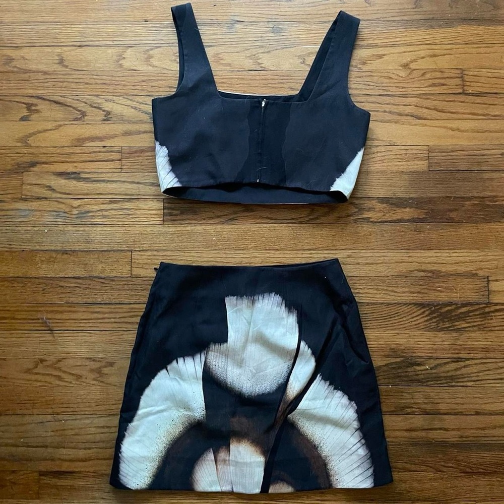 Abstract Black and Cream Printed A-Line Mini Skirt - Picture 6 of 6